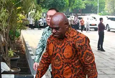 Natalius Pigai di Kertanegara, Senin (14/10/2024)