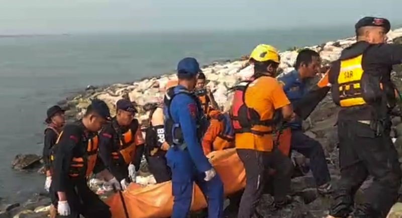 Jenazah Nelayan yang Tenggelam di perairan Makassar Telah di Evakuasi