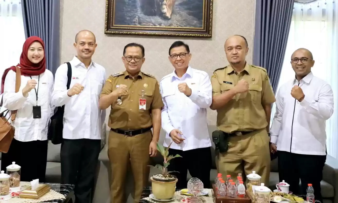 OJK bersama Pemkot Bekasi saat deklarasi tolak judi onlien dan pinjaman online (Foto: MI/Hms)