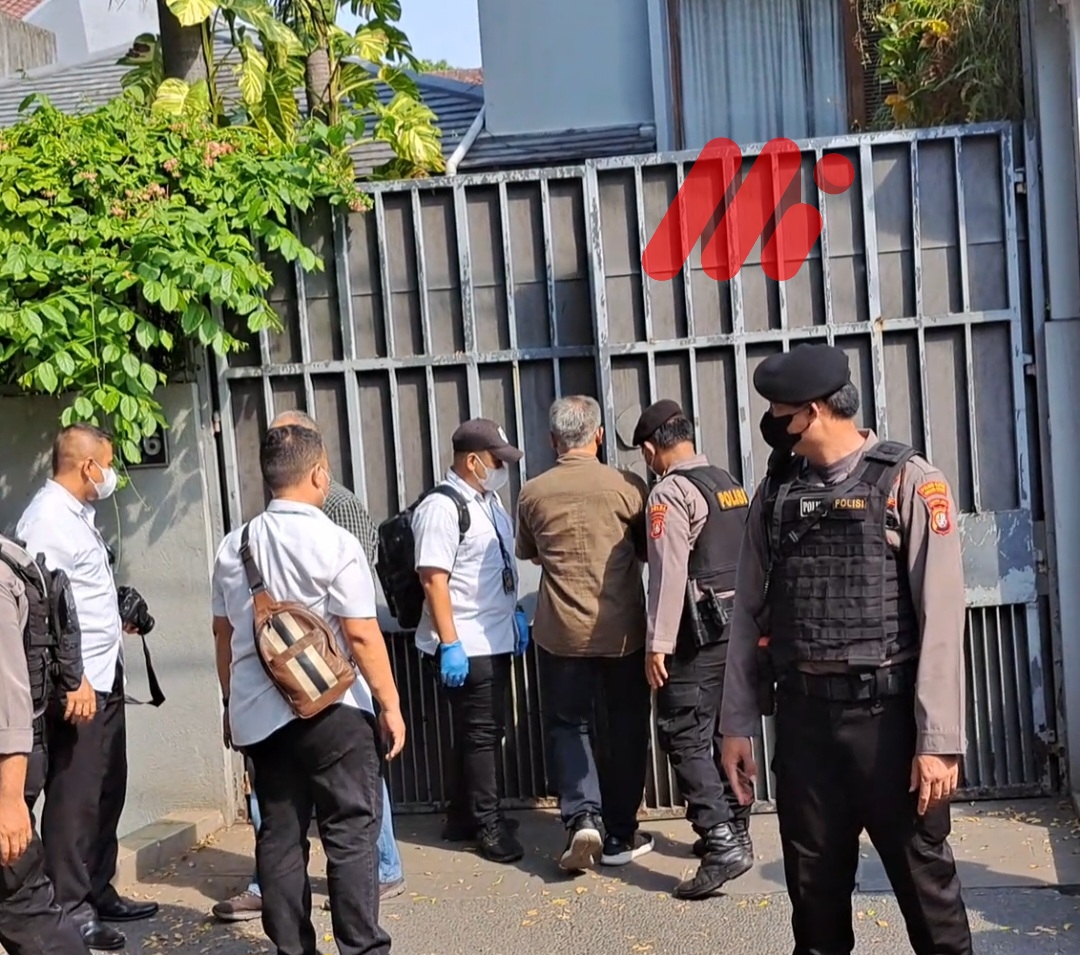 Polda Metro Jaya menggeledah rumah Ketua KPK Firli Bahuri di Jalan Kertanegara (Foto: MI/Aswan)