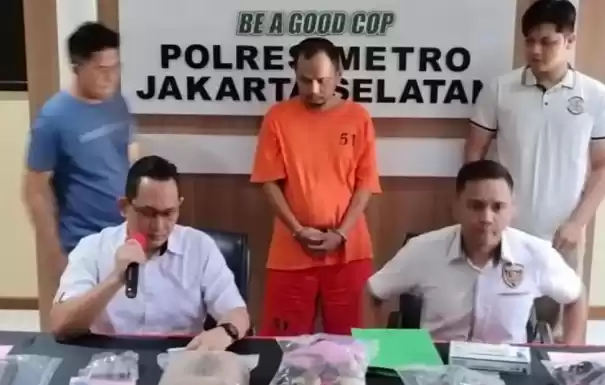 Kasat Reskrim Kepolisian Resor (Polres) Jakarta Selatan, AKBP Bintoro memberikan keterangan saat konferensi pers di Polres Metro Jakarta Selatan, Jakarta, Kamis (21/12/2023). [Foto: ANTARA]