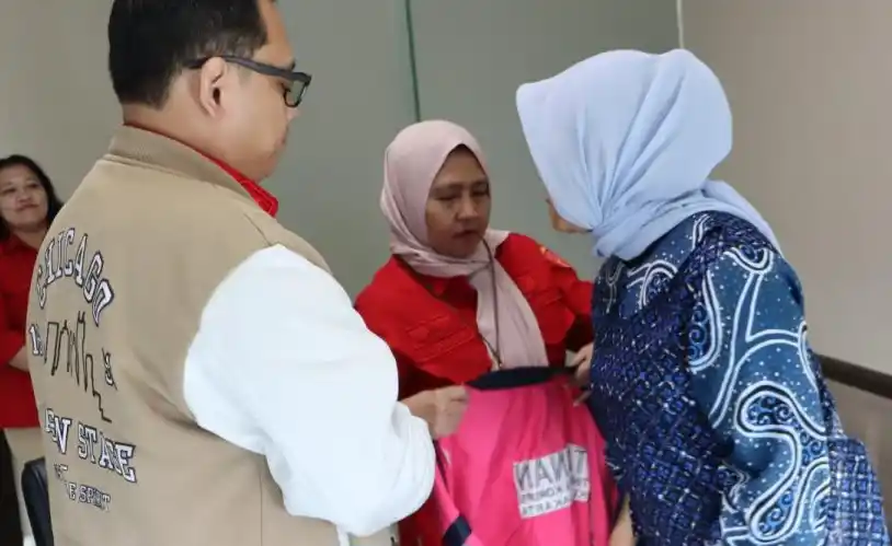 Kejati DKI Jakarta menahan RP, seorang panitera di Pengadilan Negeri Jakarta Timur, dalam kasus korupsi yang melibatkan eksekusi sita uang sebesar Rp244,6 miliar terkait tanah milik PT. Pertamina
