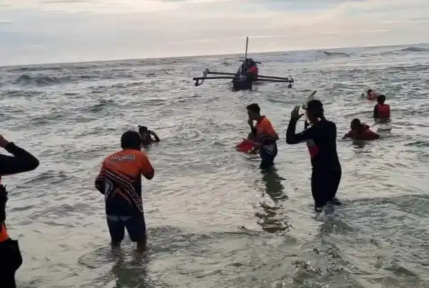 Sebanyak 13 Siswa Terseret Arus Laut di Pantai Drini, Gunungkidul, Yogyakarta pada Selasa (28/1/2025) pagi (Foto: Ist)