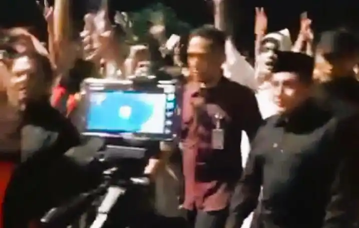Terkena Lemparan Botol saat Debat, Tim Hukum Cagub-Cawagub Sumut Edy-Hasan Laporkan ke Polda Pasangan Calon Gubernur Sumatera Utara nomor urut 1 Edy Rahmayadi (Foto: Antara)