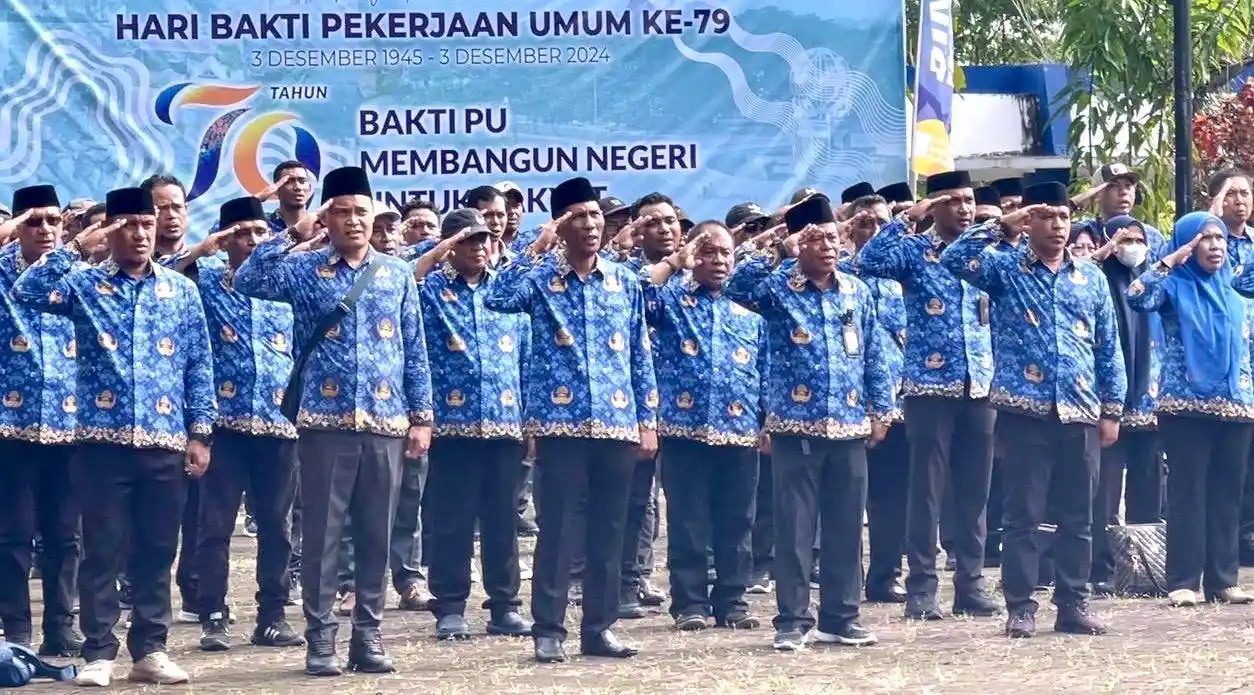 Pegawai Dinas PUPR Malut mengikuti upacara Hari Bakti PU ke-79 (Foto: Ist)