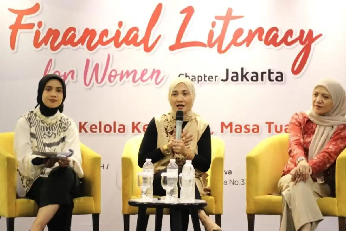Pemberdayaan perempuan Indonesia agar lebih cerdas dalam mengelola keuangan (Foto: Antara)