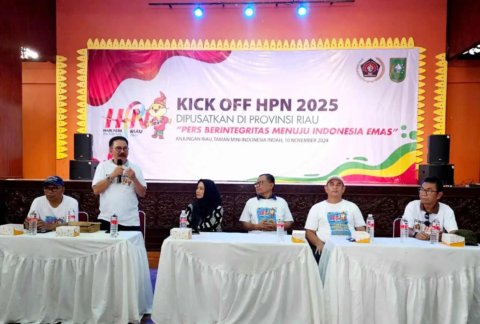 PWI Pusat menyelenggarakan acara Kick-Off Hari Pers Nasional (HPN) 2025 di Anjungan Provinsi Riau,;Taman Mini Indonesia Indah (TMII) dengan membawa semangat Hari Pahlawan, Minggu (10/11/2024)