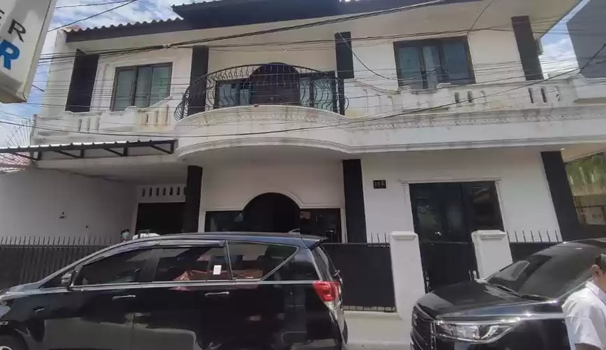 Penampakan Rumah Rp3,5 M yang Disita KPK terkait TPPU Kasuba Komisi Pemberantasan Korupsi (KPK) menyita sebuah rumah senilai Rp3,5 miliar di wilayah Kota Jakarta terkait kasus dugaan tindak pidana pencucian uang (TPPU) terdakwa Abdul Gani Kasuba, Rabu (11/9/2024)