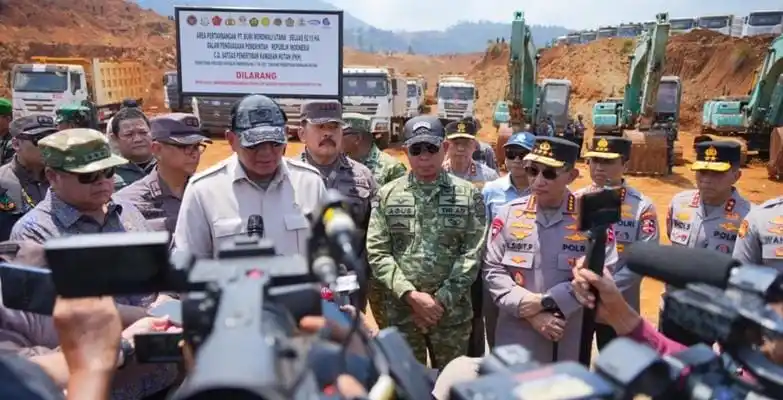 Penertiban Penambangan Tanpa Izin di Desa Laroenai, Kecamatan Bungku Pesisir, Kabupaten Morowali (Foto: Puspen TNI)