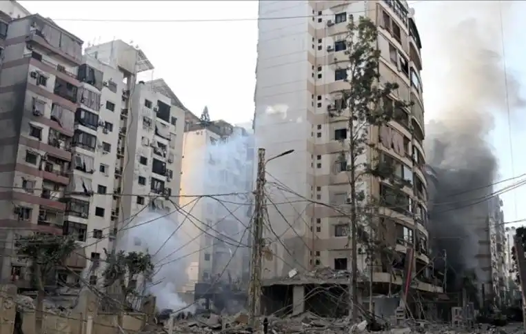 Sedikitnya 13 orang tewas pada Sabtu (5/10/2024) pagi dalam serangkaian pengeboman Israel. (Foto: Antara)