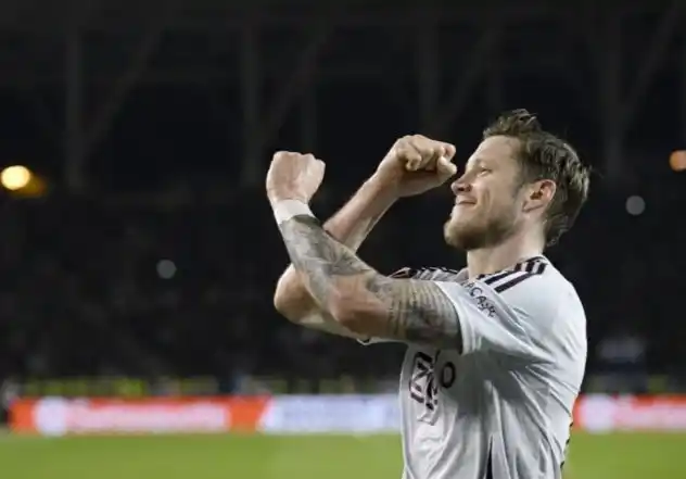 Penyerang Ajax Wout Weghorst merayakan keberhasilannya mencetak gol ke gawang Qarabag