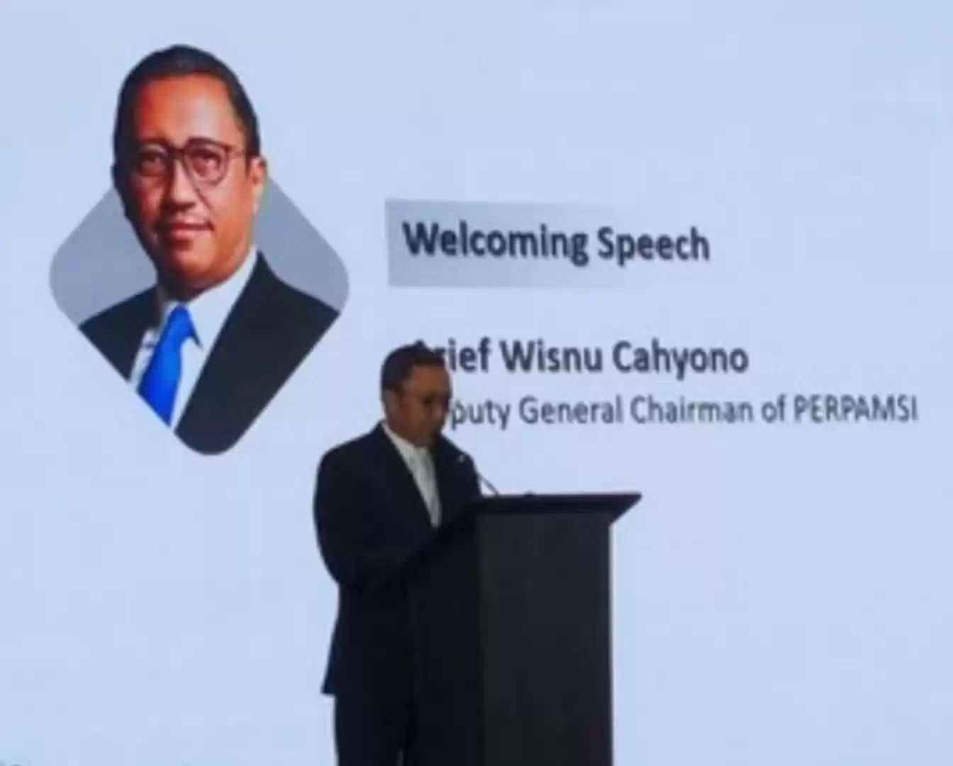 Waketum Perpamsi, Arief Wisnu Cahyono, buka data Perusahaan Air Minum Seluruh Indonesia (Perpamsi), saat ini baru mencapai akses air minum perpipaan RI sekitar 20%.