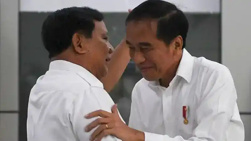 Perspektif Hukum Meme Presiden Prabowo-Jokowi Versi Azmi Syahputra
