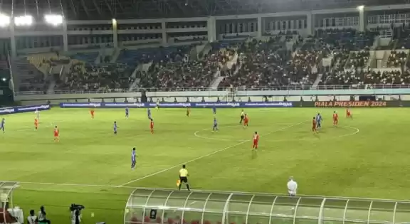 Pertandingan babak final Piala Presiden 2024 antara Borneo FC dengan Arema FC di Stadion Manahan Solo, Jawa Tengah, Minggu (4/8/2024). [Foto: ANTARA]