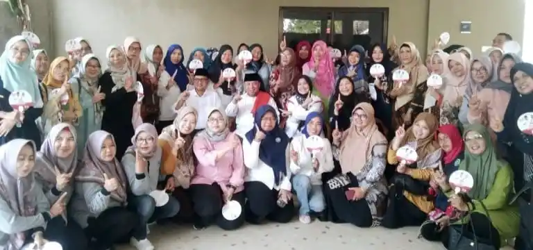 Ibu-ibu Kader Posyandu yang Tergabung dalam Himpunan Penyuluh Kader Indonesia (Hikapindo) Kota Bekasi Dukung Pasangan Calon Wali Kota Bekasi Nomor Urut 1, Heri Koswara-Sholihin