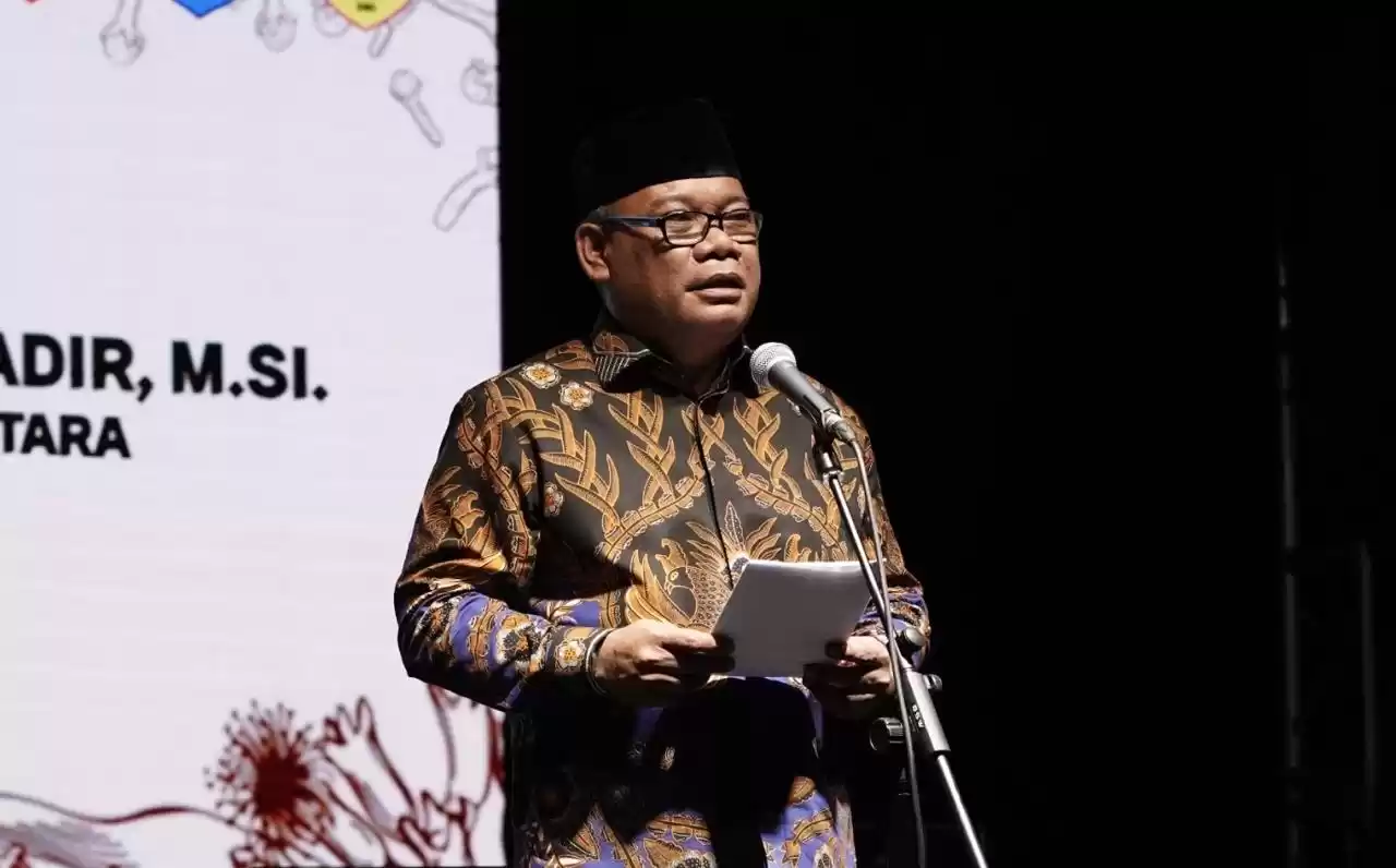 Pj Gubernur Maluku Utara, Samsuddin Abdul Kadir saat memberikan sambutan pada acara Pekan Budaya Kota Rempah, tadi malam di Ternate, Sabtu (13/7/2024) (Foto: Biro Adpim)
