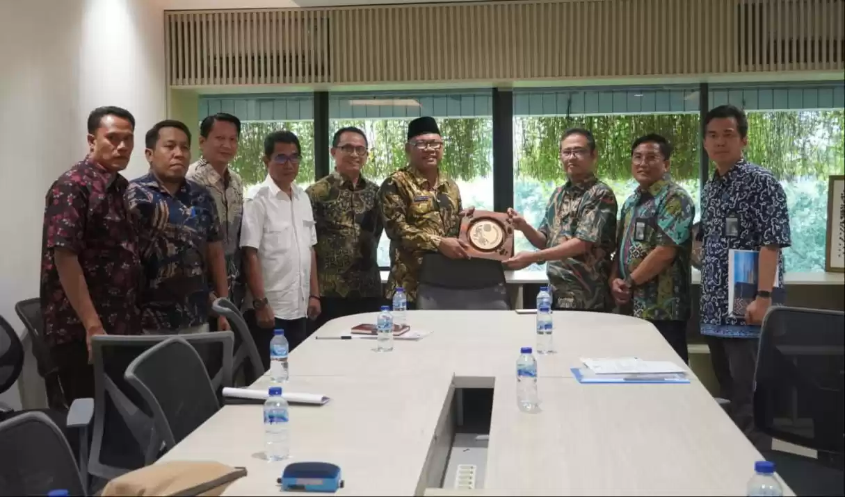 Pj Gubernur Maluku Utara, Samsuddin Abdul Kadir dan rombongan bertemu dengan Deputi Jalan dan Jembatan Kementerian PUPR (Foto: Istimewa)