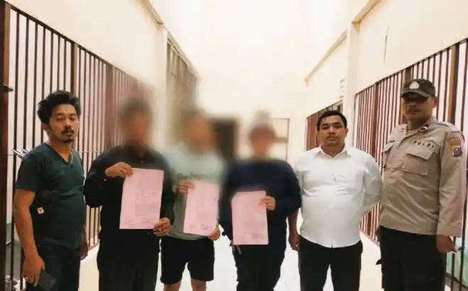 Polda Sumatera Utara menahan tiga orang terduga pelaku politik uang (Foto: Antara)