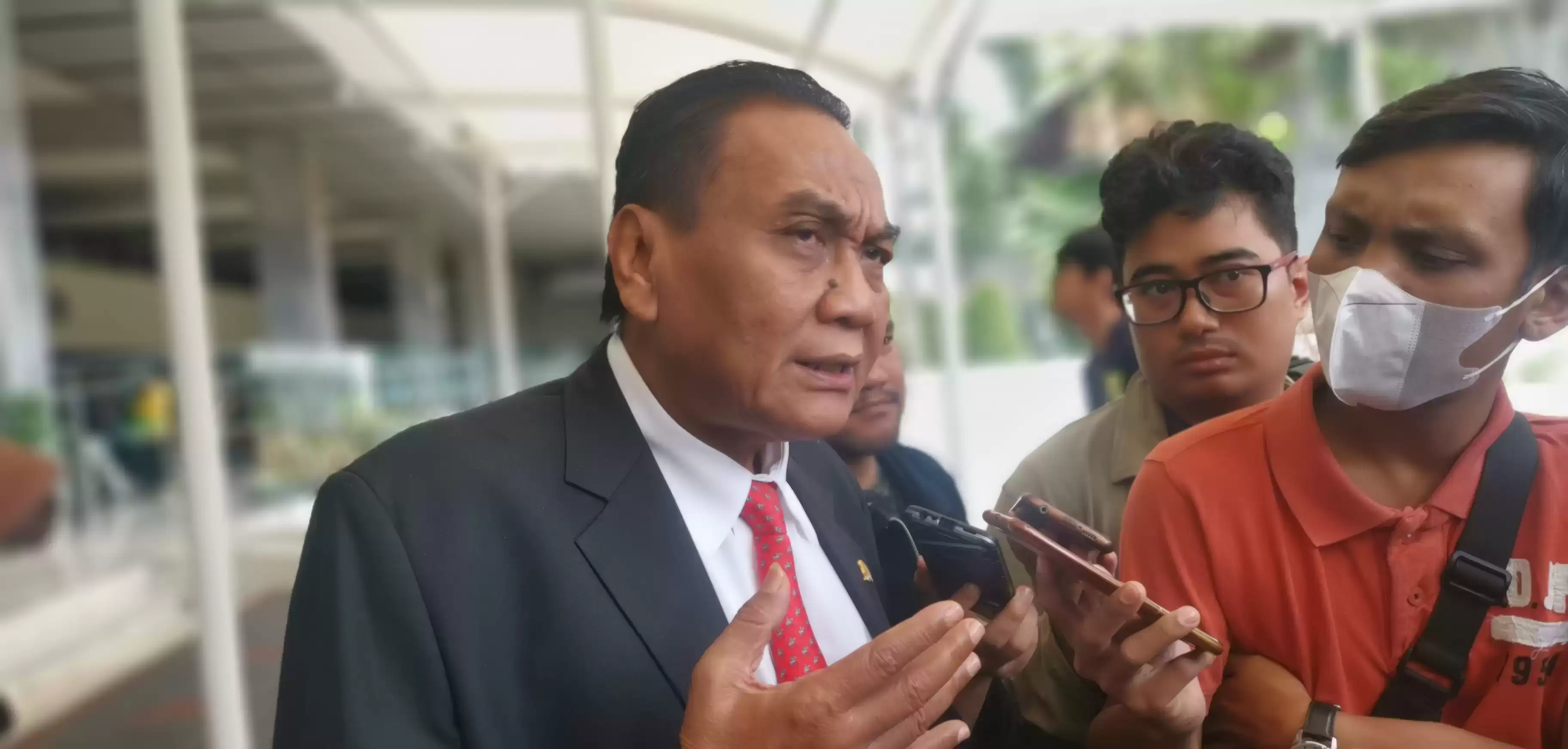 Soal Tawaran Kursi Kabinet ke PDIP, Bambang Pacul Ibaratkan Seperti Prabowo Jenguk Olly