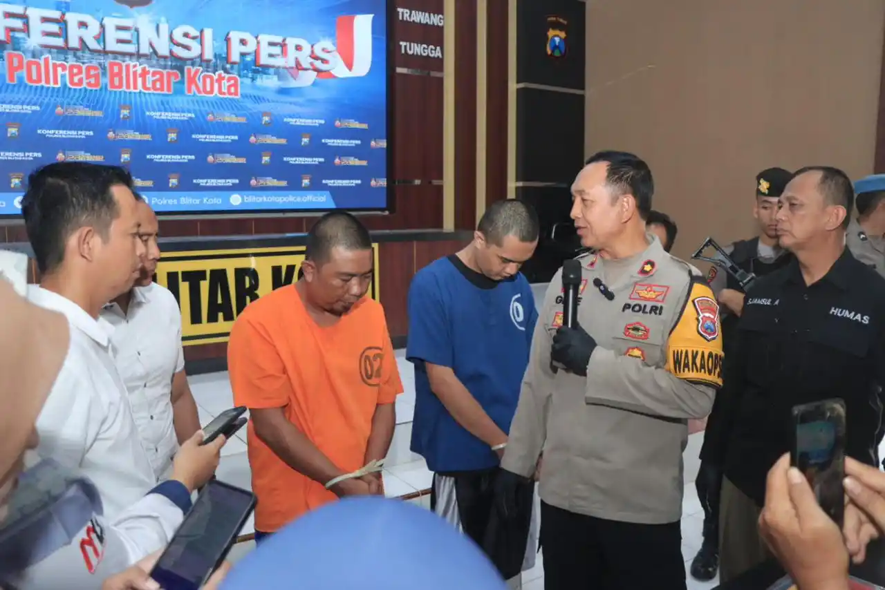 Konferensi Pers Polres Blitar Kota, ungkap kasus kejahatan modus kempes ban