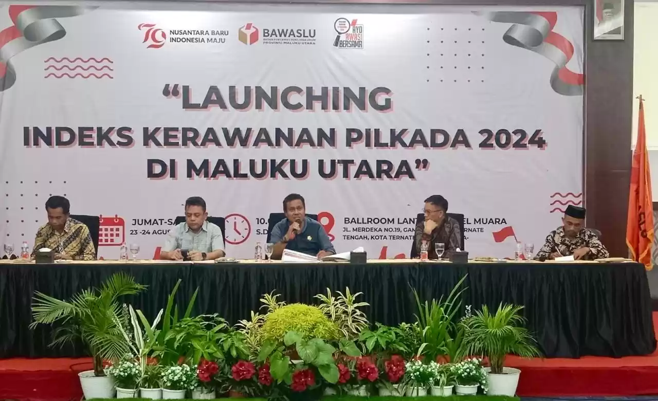 Asisten I Bidang Pemerintahan, Hukum, dan Kesejahteraan Rakyat, Kadri Laetje (tengah) pada saat memeberitan sambuatan sekaligus menjadi pembicara pada acara Launching Indeks Kerawanan Pilkada 2024 di Maluku Utara (Foto: Istimewa)