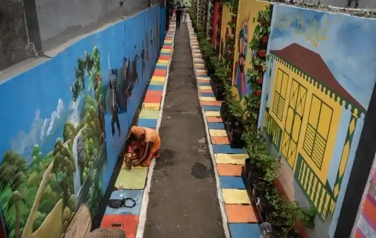 PPSU menyelesaikan penataan kawasan pemukiman warga di Kebon Sirih Timur (Foto: Antara)