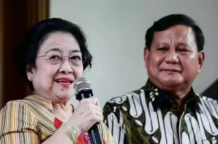Megawati Soekarnoputri memberikan keterangan pers setelah bertemu Prabowo Subianto di Jakarta pada 24 Juli 2019
