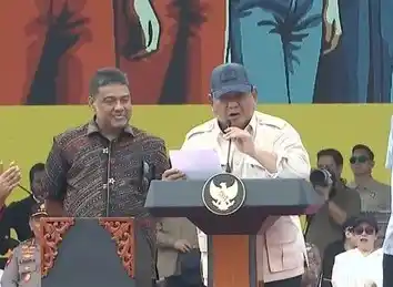 Presiden Prabowo Subianto mendukung RUU Perampasan Aset saat berpidato di depan ratusan ribu massa buruh saat peringatan Hari Buruh di Lapangan Silang Monas, Jakarta Pusat, Kamis (1/5/2025). (Foto: Dok MI/Aswan)