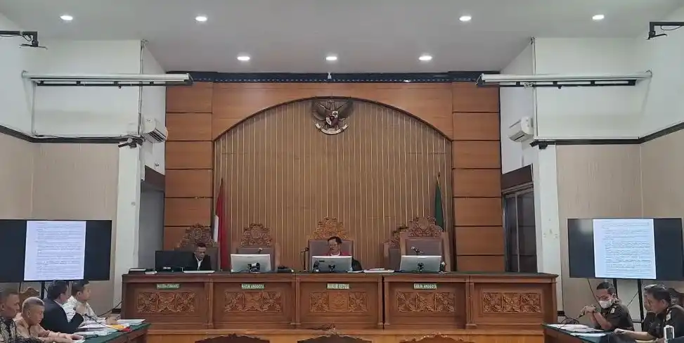 Pengadilan Negeri Jakarta Selatan menggelar sidang gugatan praperadilan Tom Lembong setelah ditetapkan sebagai tersangka oleh Kejaksaan Agung dalam kasus dugaan korupsi impor gula di Kementerian Perdagangan (Kemendag) pada 2015-2016, Jakarta, Senin (18/11/2024).