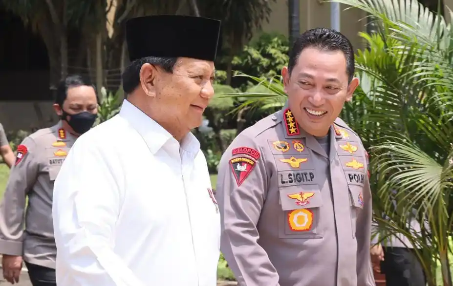 Pesan Prabowo ke Kapolri: Berantas Narkoba, Penyelundupan dan Judi Online! Presiden Prabowo Subianto bersama Kapolri Jendral Listyo Sigit Prabowo (Foto: Istimewa)
