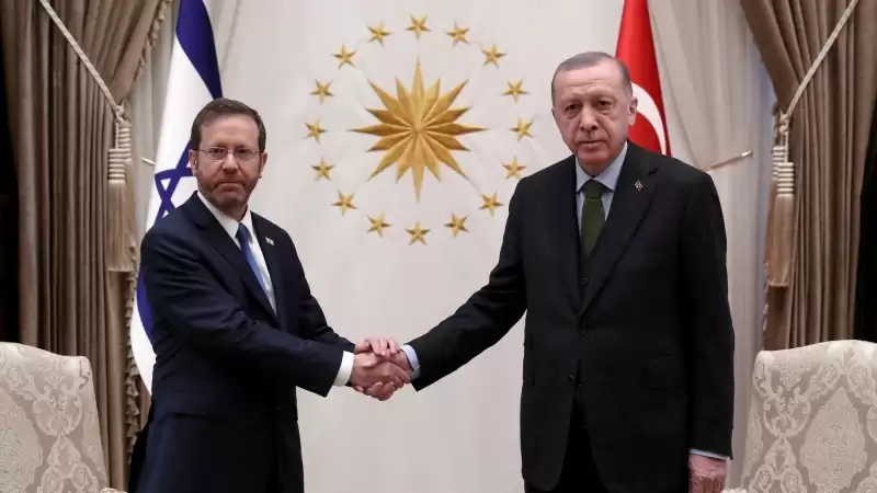 Presiden Rezim Zionis Isaac Herzog (kiri) dan Presiden Turki Recep Tayyip Erdogan (kanan) (Foto: Pars Today)
