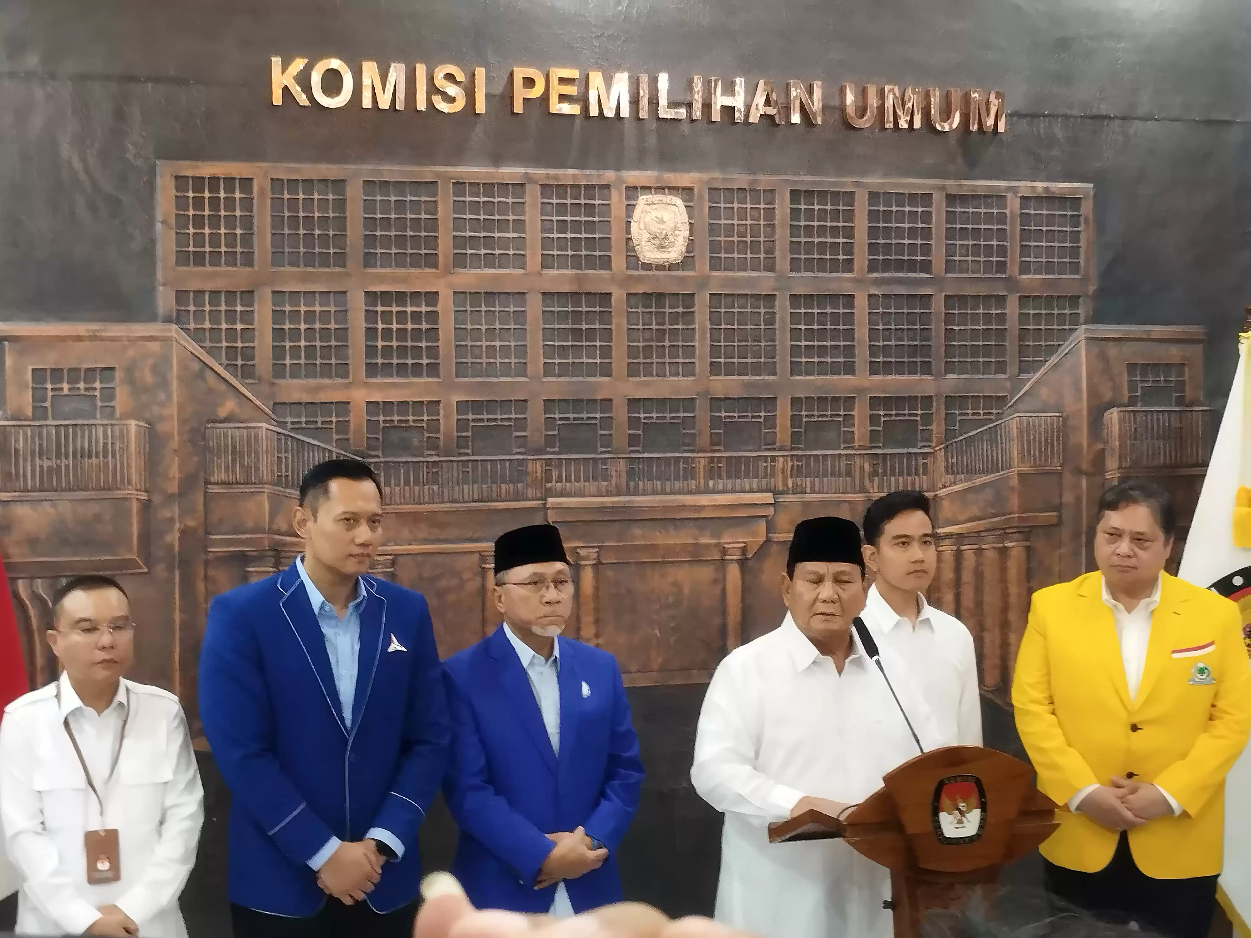 Presiden terpilih, Prabowo Subianto saat konferensi pers usai ditetapkan sebagai pemenang Pilpres 2024 oleh KPU RI (Foto: MI/Dhanis)