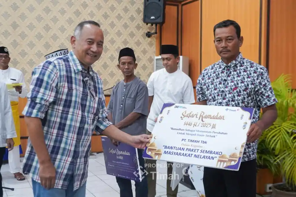 PT Timah Salurkan Ratusan Paket Sembako Bagi Nelayan di Pulau Kundur [Foto: Doc. PT Timah]