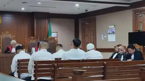 Sidang pembacaan nota pembelaan atau pleidoi pribadi terdakwa Deden Rochendi di Pengadilan Tipikor Jakarta, Jalan Bungur Raya, Jakarta Pusat, Senin (2/12/2024).