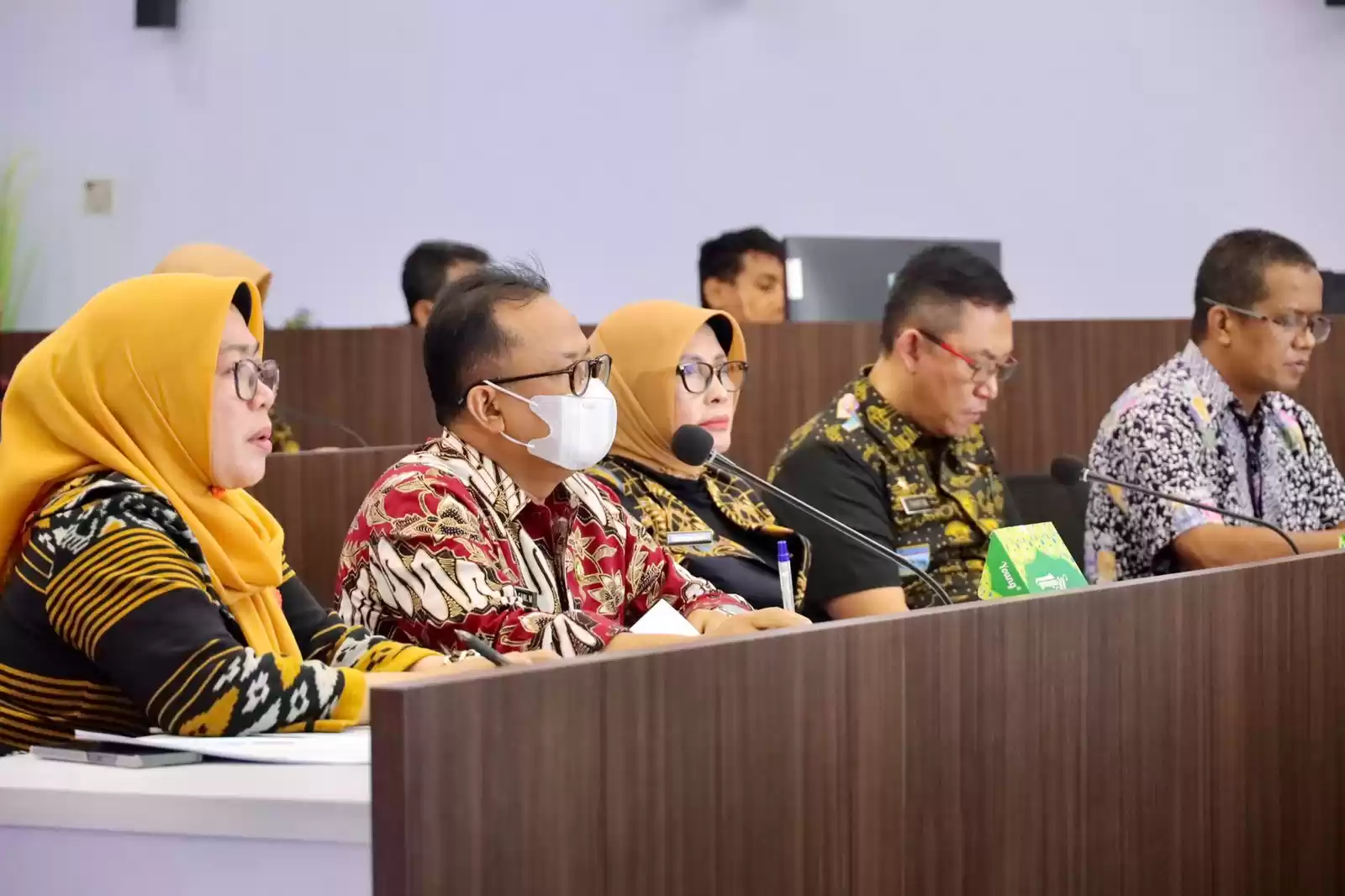 Pj Wali Kota Bekasi, R Gani Muhamad mengikuti proses penilaian penanganan stunting secara virtual oleh pejabat Provinsi Jawa Barat (Jabar) (Foto: Istimewa)