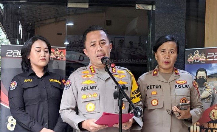 Kabid Humas Polda Metro Jaya Kombes Pol Ade Ary Syam Indradi (tengah) saat ditemui di Jakarta, Selasa (5/3/2024). (Foto: ANTARA)