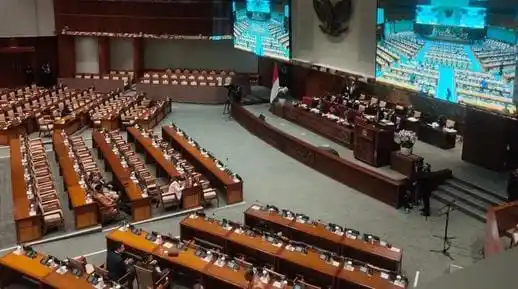 Rapat Paripurna DPR RI