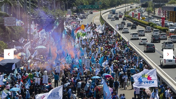 Massa Demo Buruh di Senayan (Foto Antara)