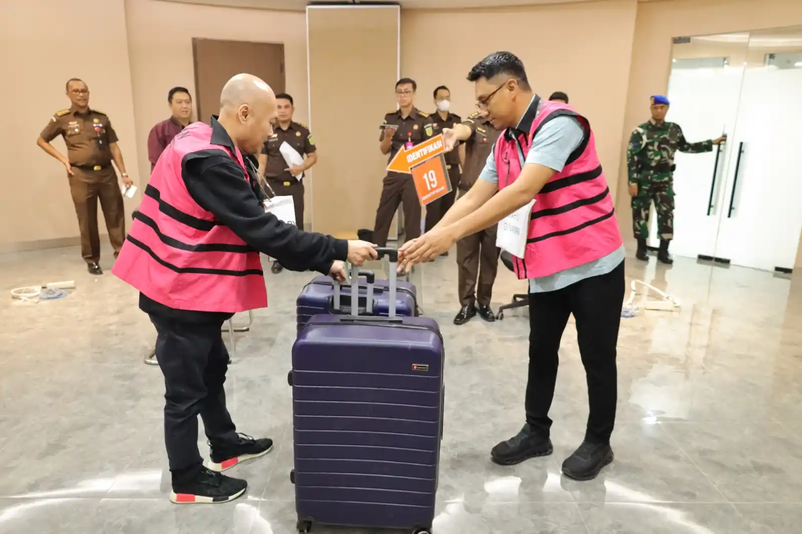 Rekonstruksi Kasus Suap Hakim Rp 60 M
