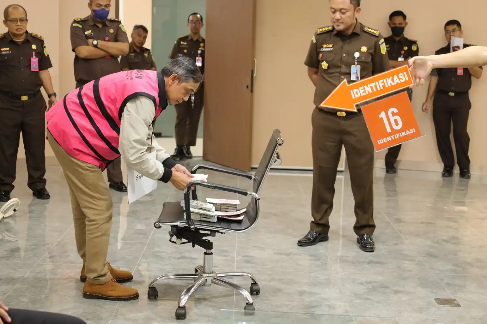 Rekonstruksi Kasus Suap Hakim Rp 60 M