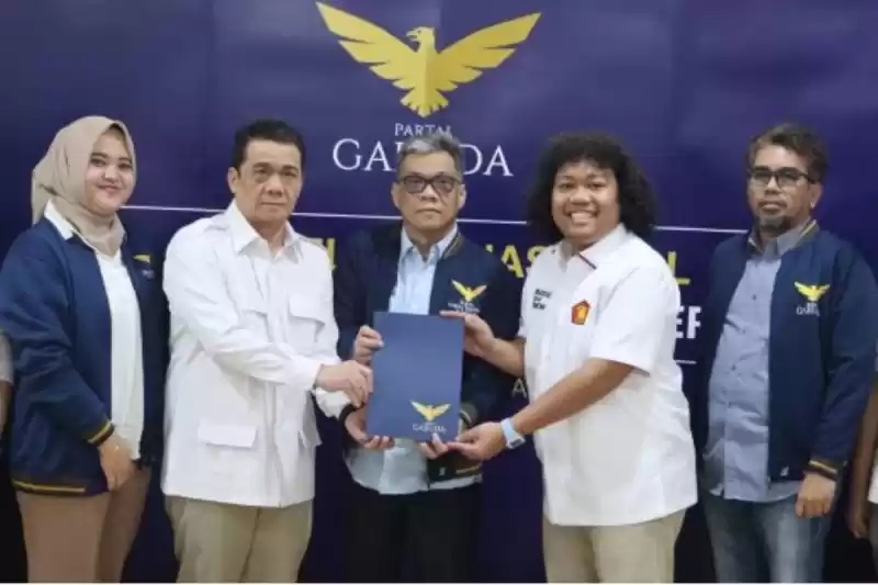 Partai Garuda resmi memberikan dukungan kepada bakal calon wali kota-wakil wali kota Tangerang Selatan, Ahmad Riza Patria dan Marshel Widianto [Foto: Doc. Partai Garuda]