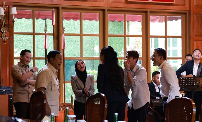 Situasi kebersamaan capres Prabowo Subianto, Nikita Mirzani, dan Lesti Kejora (Foto: ANTARA)