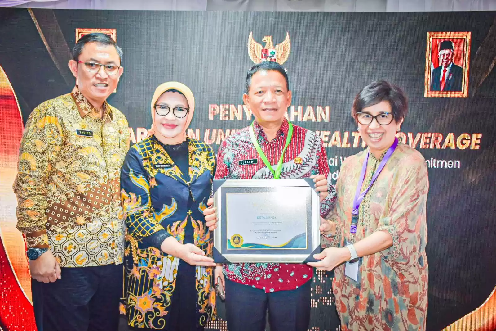 Sekretaris Daerah Kota Bekasi, Junaedi, Didampingi Kadinkes, Kadisdukcapil, dan Kepala BPJS (Foto: MI/Hms)