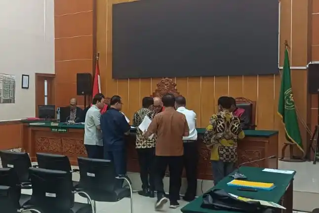 Sidang ketiga gugatan kader Partai Golkar terhadap hasil Musyawarah Nasional (Munas) XI Partai Golkar kembali digelar di Pengadilan Negeri Jakarta Barat pada hari ini, Kamis (24/10/2024).