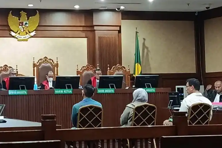 Sidang lanjutan kasus dugaan korupsi jual beli gas di PT PGN dengan terdakwa Mantan Direktur PT PGN, Danny Praditya dan mantan Komisaris PT Inti Alasindo Energy (PT IAE) Iswan Ibrahim di Pengadilan Tipikor pada Pengadilan Negeri Jakarta Pusat, Jumat (31/10/2025).