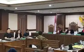 Ahli Hukum Acara Perdata dari Universitas Nasional (Unas), Prof. Basuki Rekso Wibowo saat memberi kesaksian pada persidangan lanjutan perkara perdata dugaan perbuatan melawan hukum terkait NCD palsu di Pengadilan Negeri Jakarta Pusat, Rabu (19/11/2025)