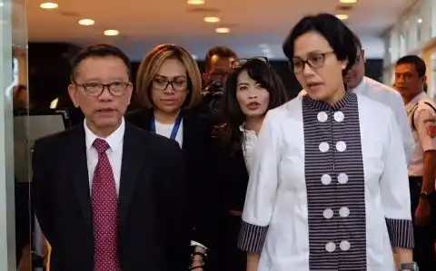 Ken Dwijugiasteadi (kiri) dan Sri Mulyani Indrawati (kanan) (Foto: Istimewa)