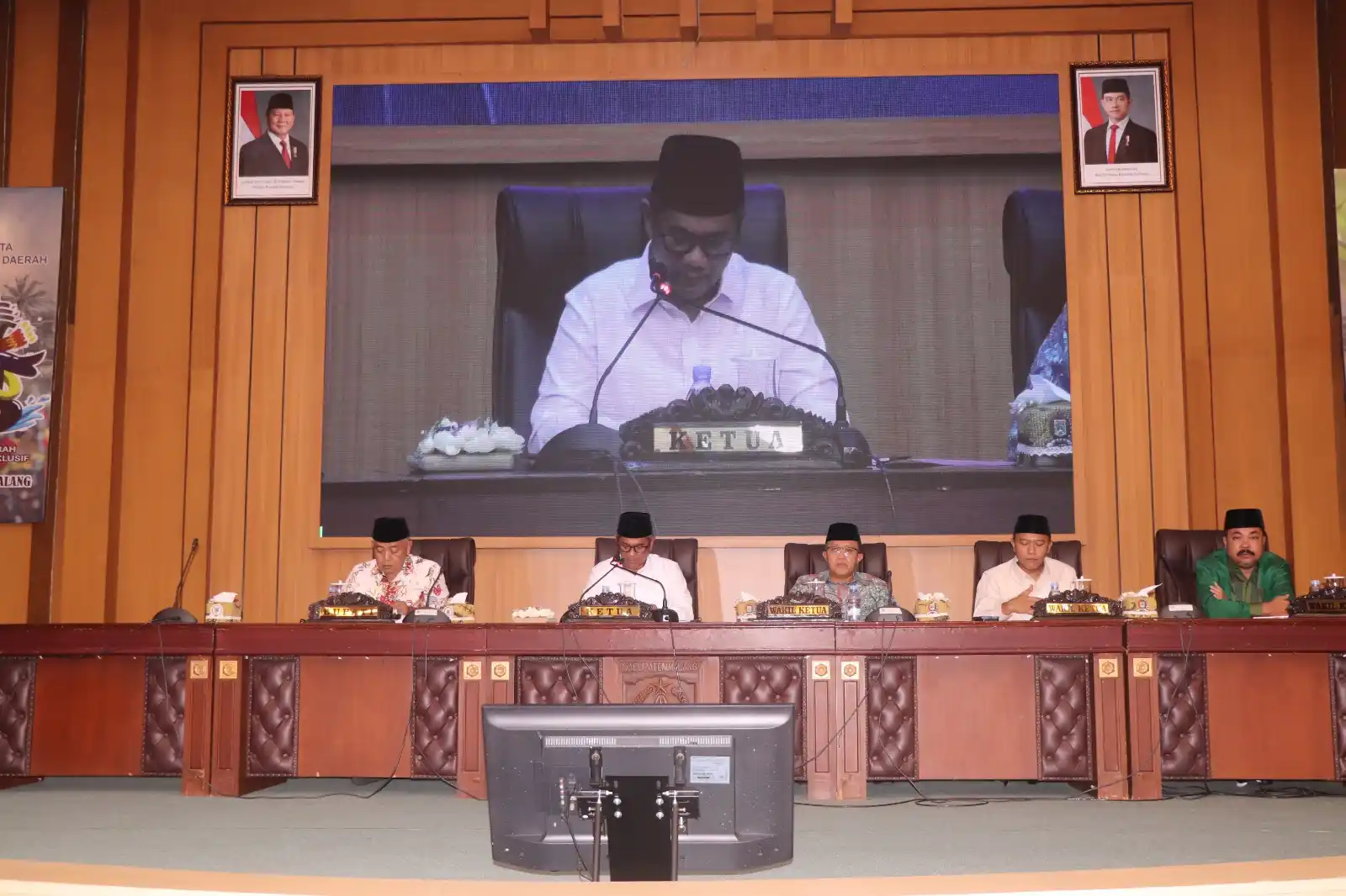 Suasana  rapat paripurna DPRD Kabupaten Malang (Foto: Dok MI/Rina Sugeng Yuliani)