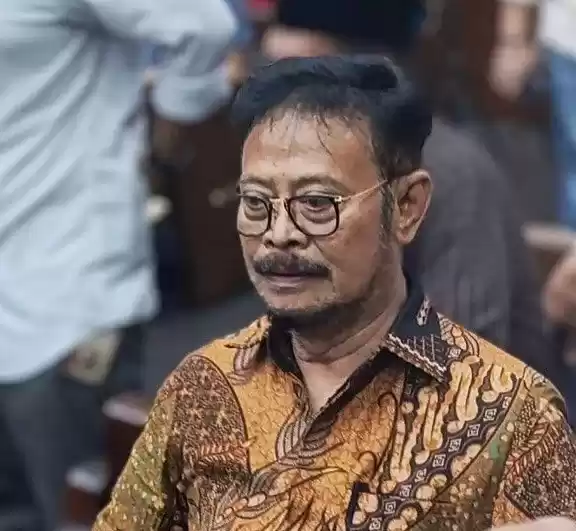Menteri Pertanian periode 2019-2023 Syahrul Yasin Limpo (SYL) saat akan menjalani pemeriksaan saksi kasus gratifikasi dan pemerasan lingkungan Kementan di Pengadilan Tindak Pidana Korupsi (Tipikor) Jakarta, Rabu (15/05/2024)