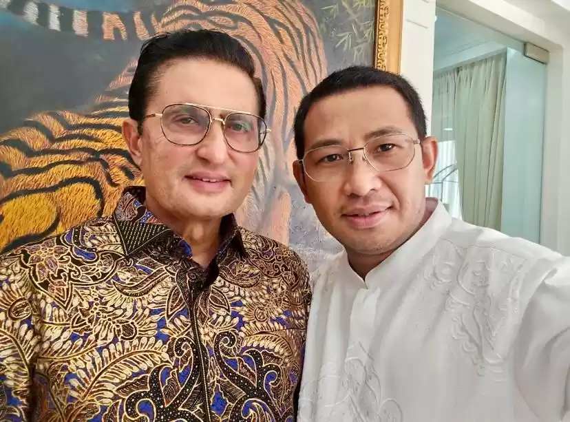 Politisi senior Partai Golkar Fadel Muhammad (kiri) dan calon Walikota Tidore Kepulauan Syamsul Rizal (kanan) (Foto: Ist)
